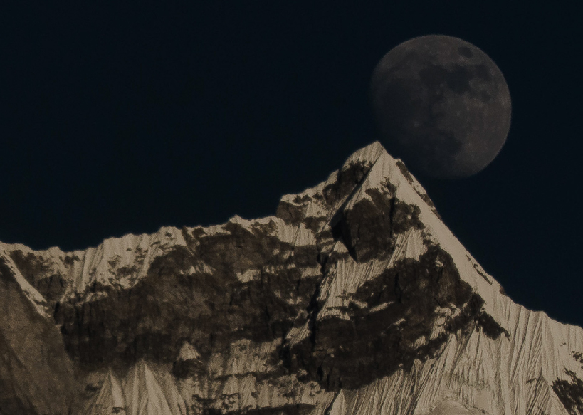 Luna sobre el Annapurna 3